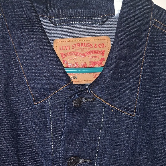 Levi’s Trucker Jacket - Picture 2 of 2